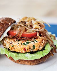 Michelle's turkey burgers with lemon mayonnaise