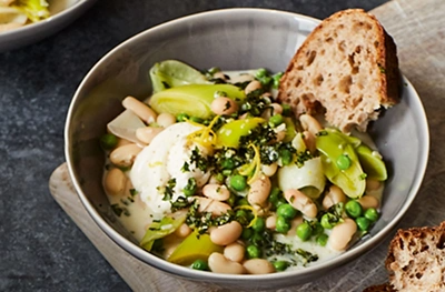 [Microwave] bean & leek stew with basil gremolata