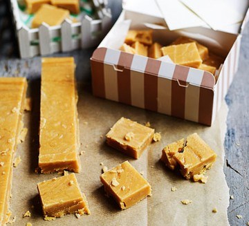 Microwave boozy fudge