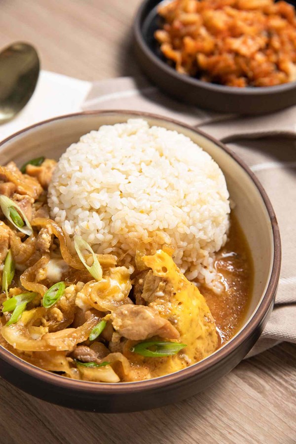 Microwave Japanese chicken and egg rice bowl (Oyakodon)