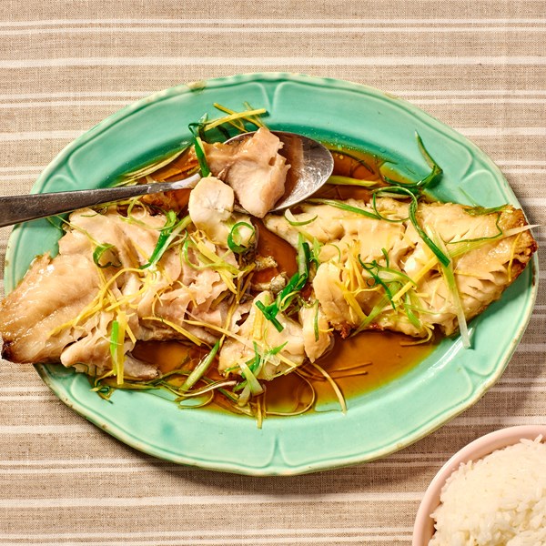 Microwave-steamed fish 