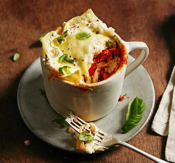 Microwave vegetarian mug lasagne