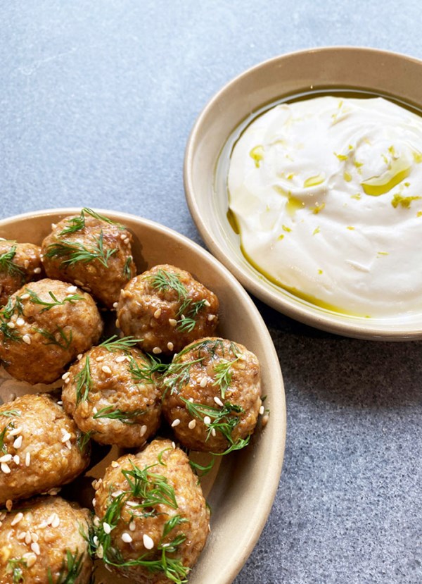 Middle Eastern meatballs with sour cream dipping sauce
