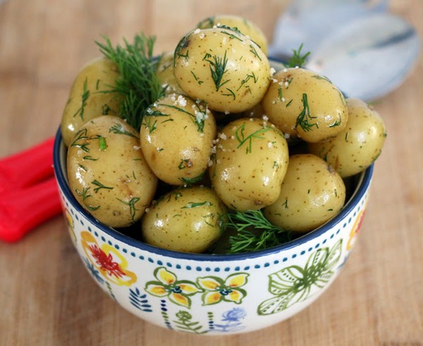 Midsommar new potatoes with dill