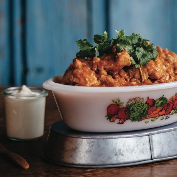 Mild chicken and chickpea curry