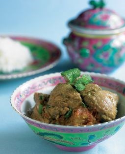 Mild chicken curry (Ayam kormak)