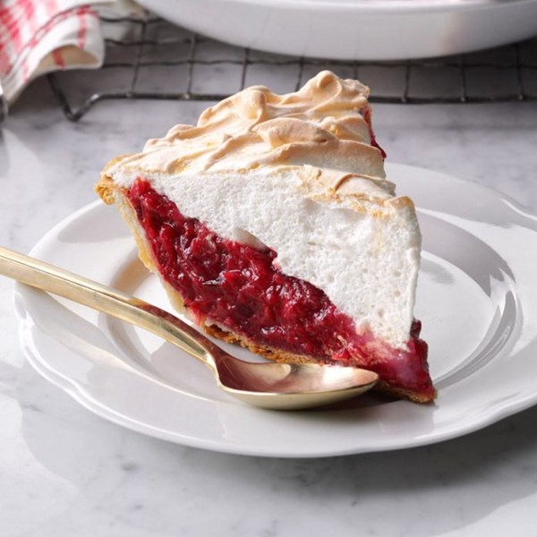 Mile-high cranberry meringue pie