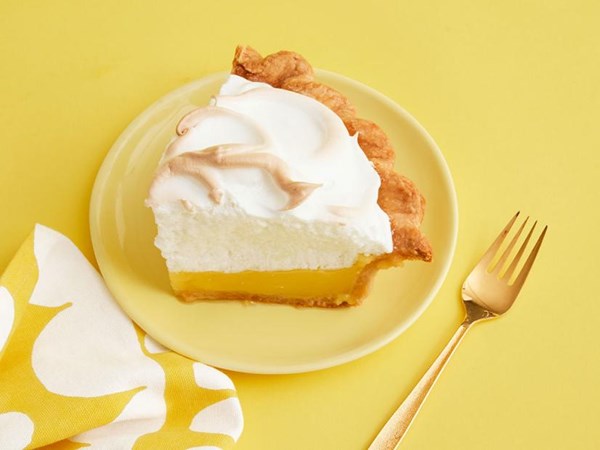 Mile-high lemon meringue pie