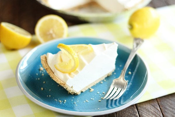Mile-high lemonade pie