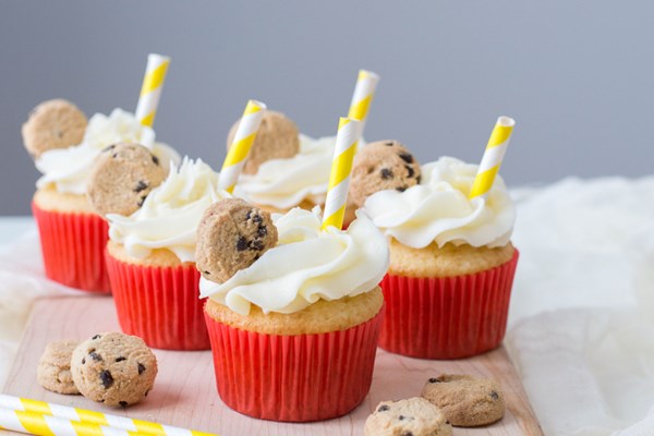 Milk and cookies cupcakes