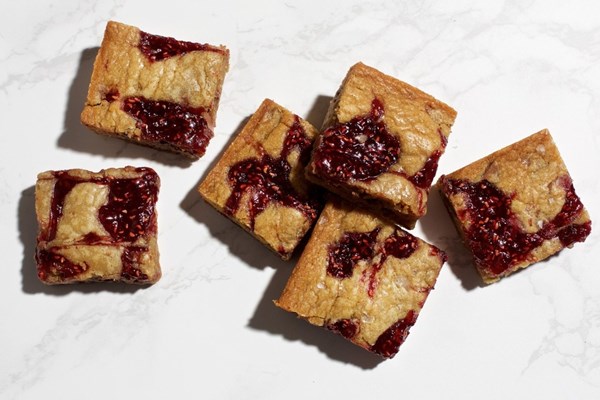 Milk chocolate and raspberry jam blondies