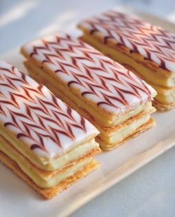 Millefeuille with vanilla crème pâtissière & feathered fondant icing