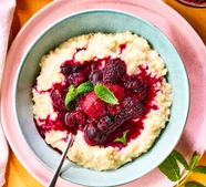 Millet porridge with almond milk & berry compote