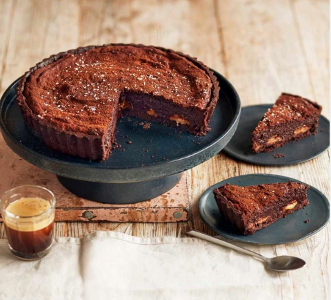 Millionaire's chocolate brownie tart
