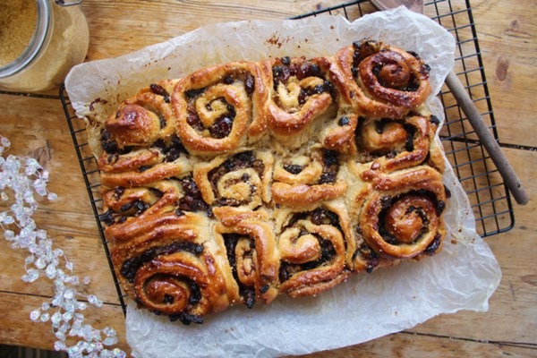 Mince pie Chelsea buns