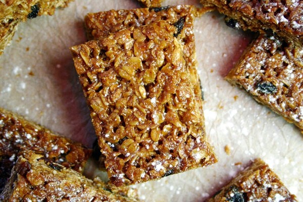 Mince pie flapjacks