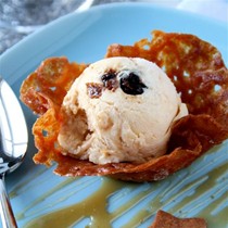 “Mince pie” ice cream in brandy snap baskets