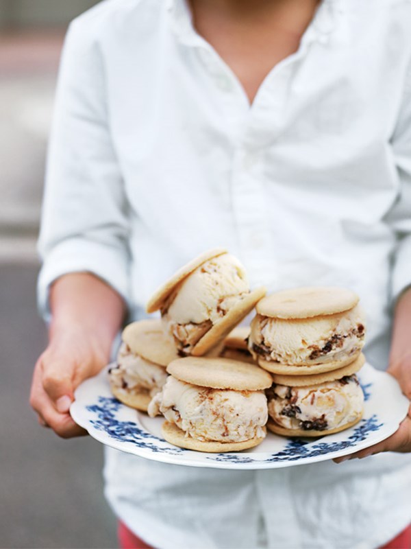 Mince pie ice-cream sandwiches