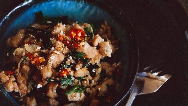 Minced chicken salad (Larp gai)