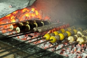 Minced meat & loquat kebab (Yenidünya kebabi)
