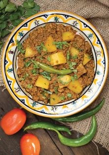 Minced meat with potatoes (Aaloo qeema)