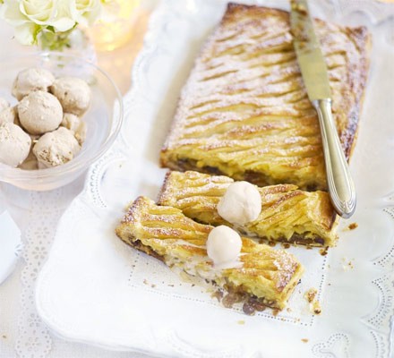 Mincemeat, almond and pear tart