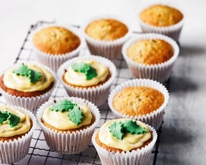 Mincemeat muffins with eggnog icing