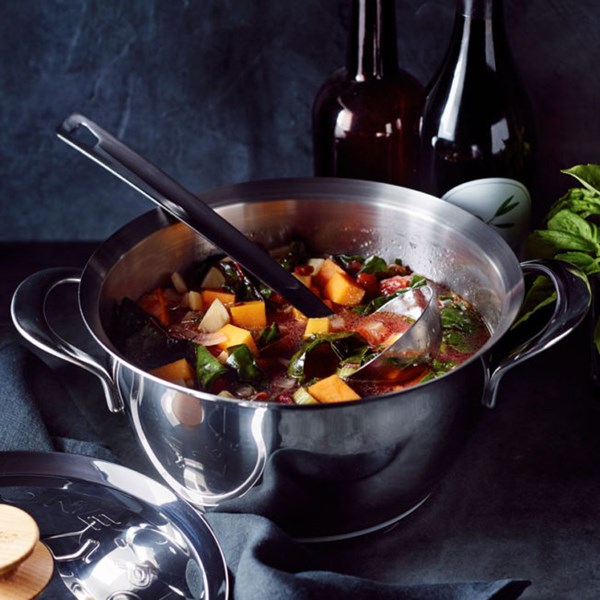 Minestrone with pesto