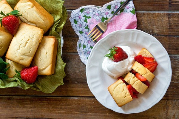 Mini almond pound cakes