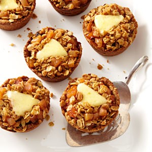 Mini apple pies with cheddar