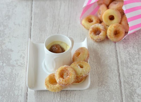 Mini baked doughnuts with rhubarb and custard dip
