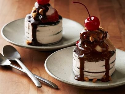 Mini banana split icebox cakes