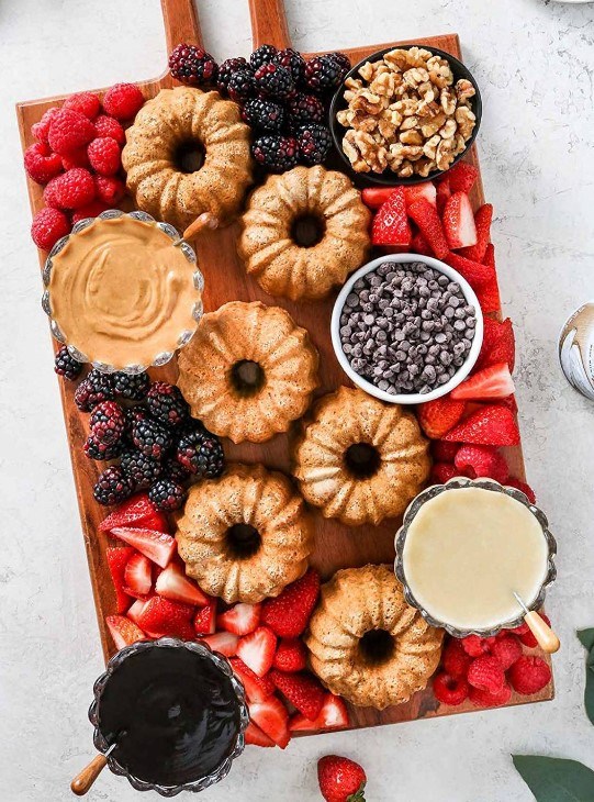 Mini bundt cakes board