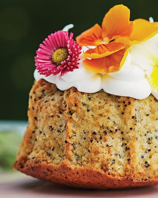 Mini bundt cakes with lemon & poppy seeds