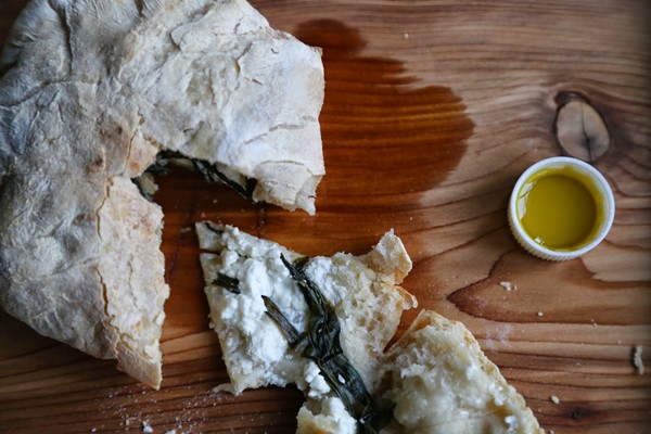 Mini-calzone with wild garlic and sheeps cheese 