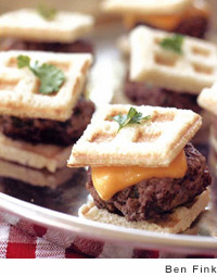 Mini-cheeseburgers with waffled white bread
