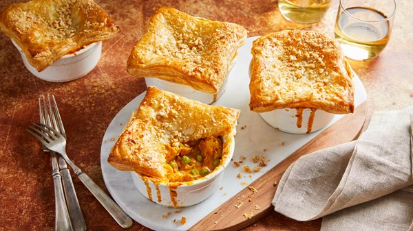 Mini chicken curry pies with cashew crust