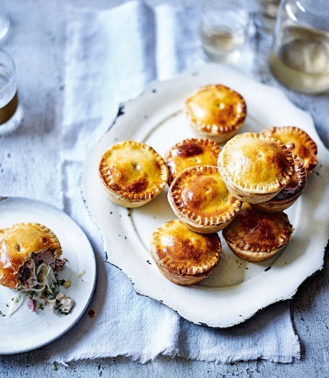 Mini chicken, sherry and herb pies