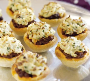 Mini chilli beef pies