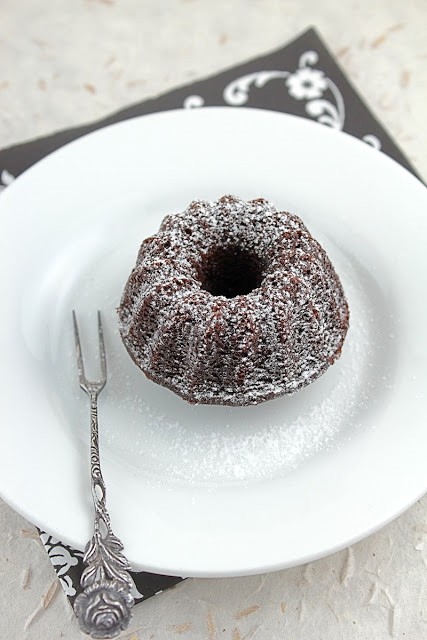 Mini chocolate bundt cakes