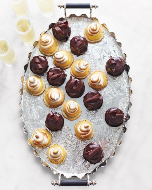 Mini-chocolate cakes with dark-chocolate ganache