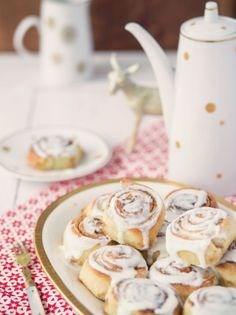 Mini cinnamon scrolls