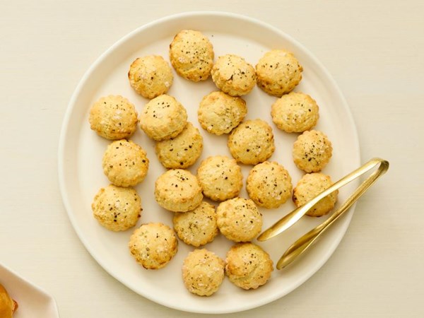 Mini cornmeal biscuits 