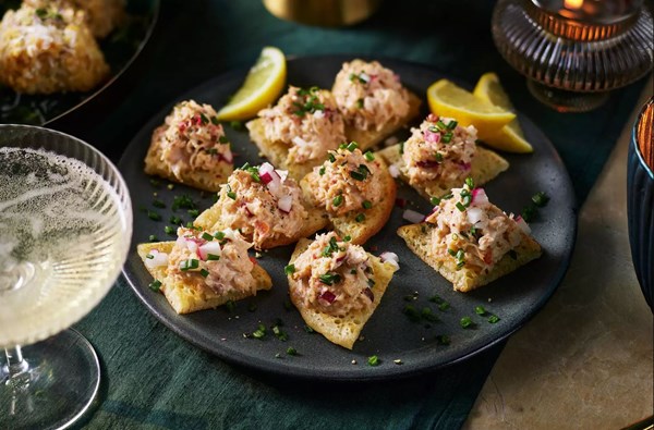 Mini crab & chive pikelets