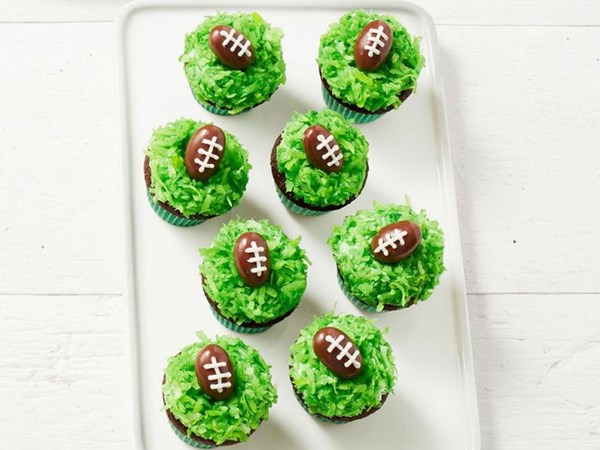Mini cupcakes with almond footballs