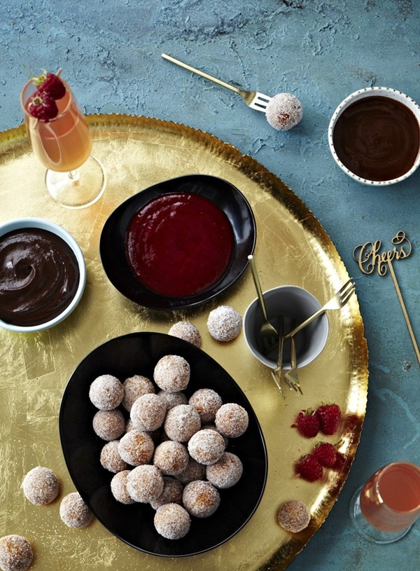 Mini donuts in vanilla sugar