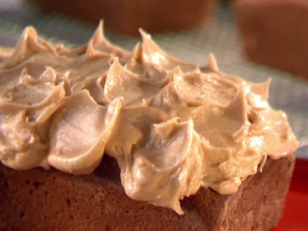 Mini espresso cakes with peanut butter frosting