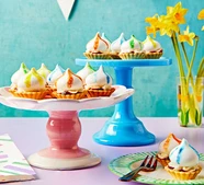Mini Eton mess cheesecake tarts