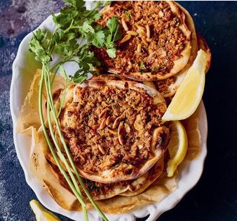 Mini-flatbreads with ground beef (Sfeeha)