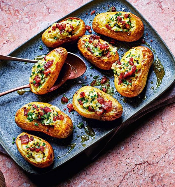 Mini jacket potatoes with bacon, soured cream and chives